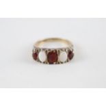 9ct gold opal & garnet ring (3.1g) Size O