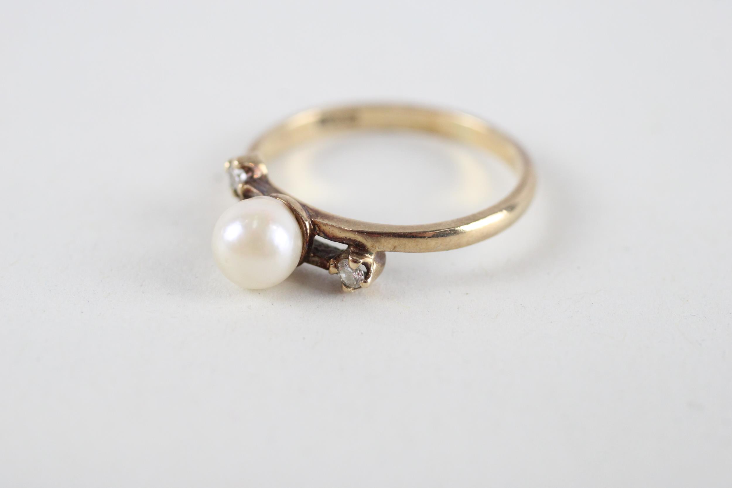 9ct gold cultured pearl & diamond ring (1.8g) Size M + M - Image 4 of 5