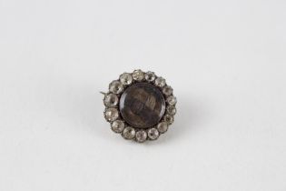 A Georgian silver black dot paste mourning brooch (3.5g)