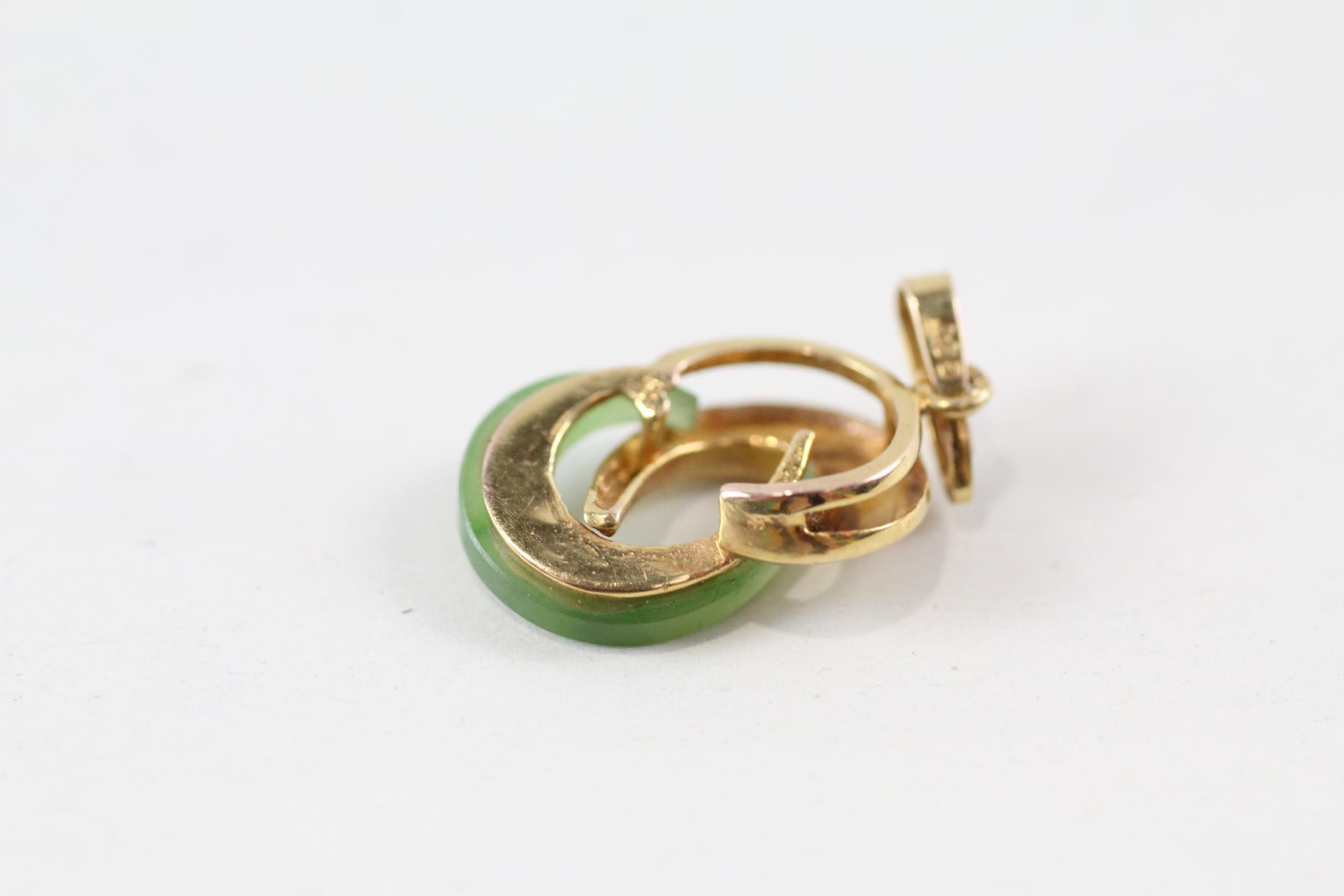 2x 9ct gold green gemstone pendants (3.3g) - Image 5 of 5