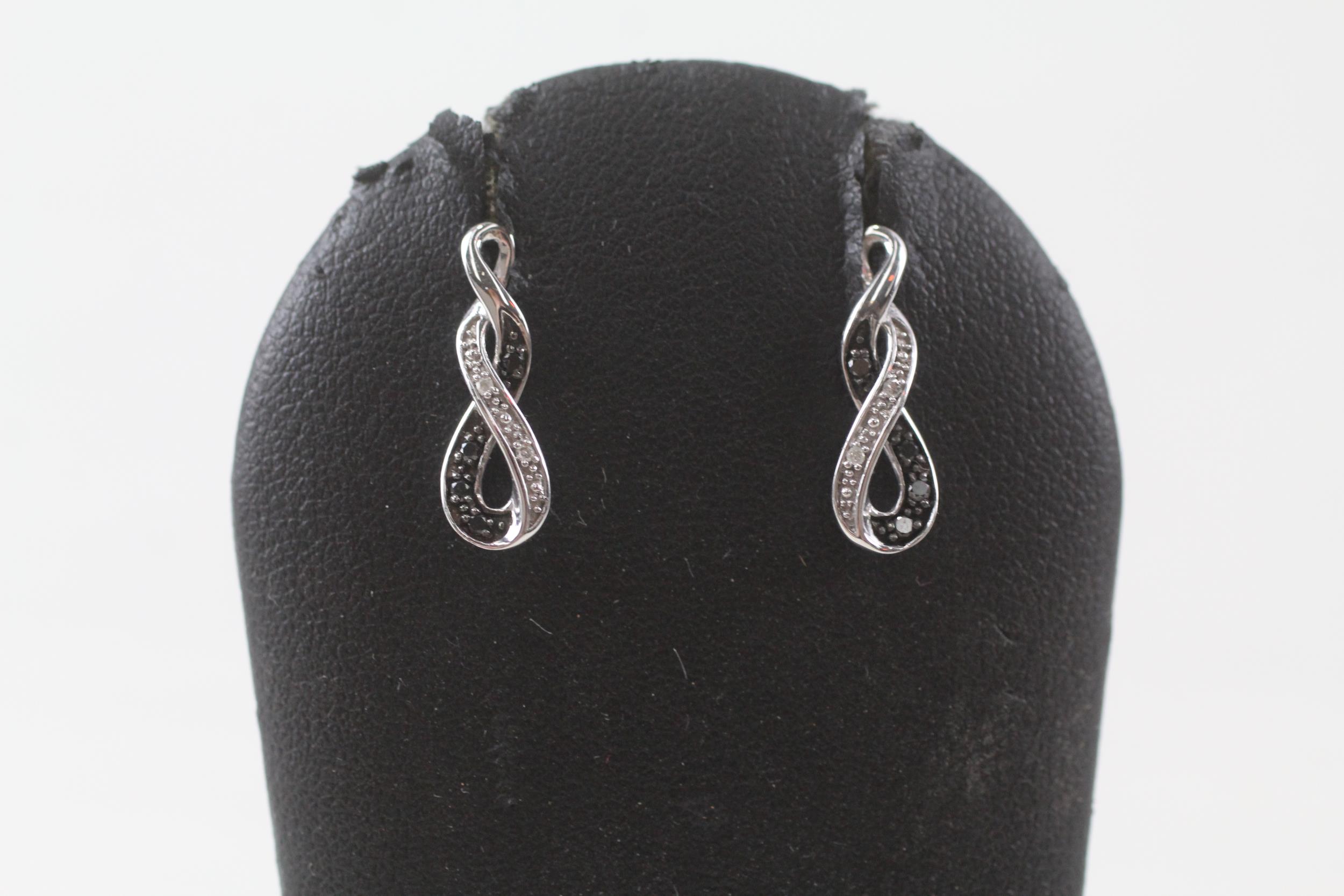 2x 9ct gold diamond & black gemstone earrings (2.6g) - Image 4 of 5