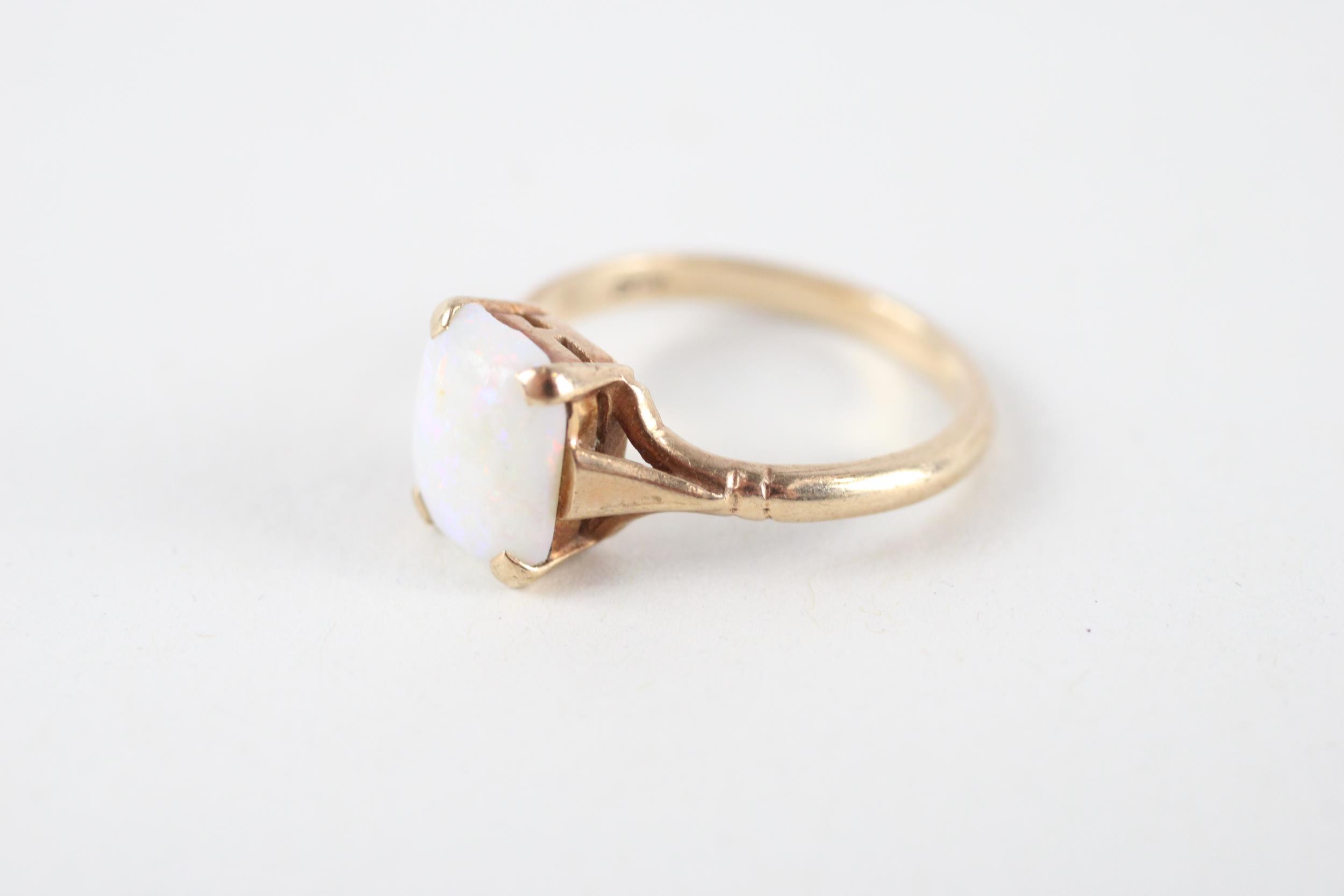 9ct gold opal dress ring (2.3g) Size K - Image 3 of 4