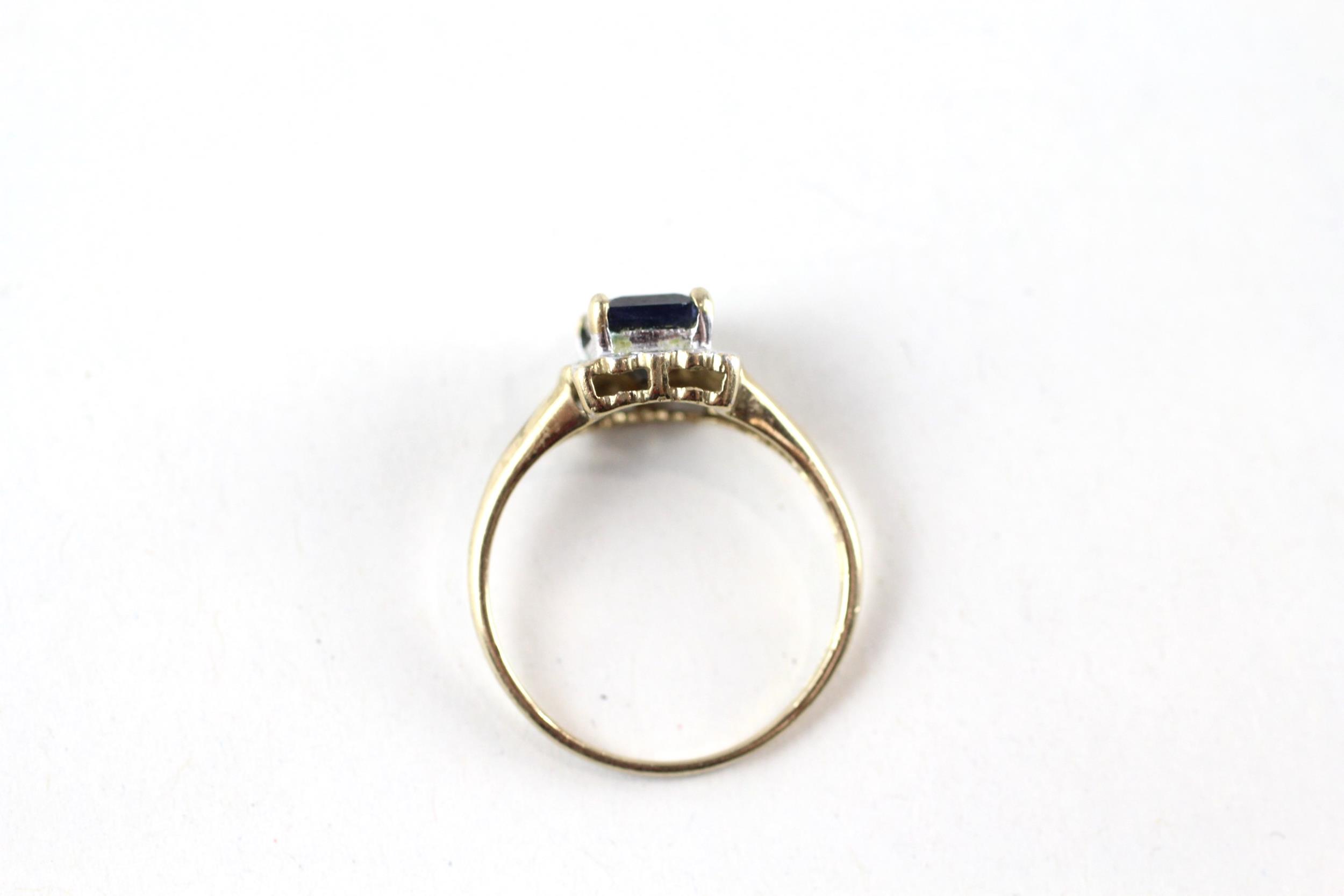 9ct gold sapphire & diamond cluster ring (2g) Size P - Image 6 of 6