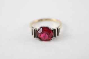 9ct gold & silver synthetic ruby single stone ring (3.8g) Size N 1/2