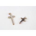 2 x 9ct gold diamond cross pendants (2.6g)