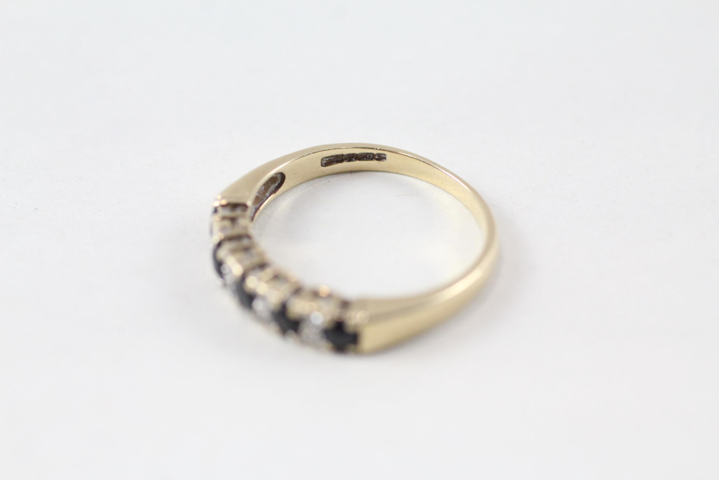 9ct gold sapphire & diamond half eternity ring (2.3g) Size O - Image 3 of 4