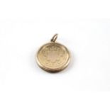 9ct gold back & front patterned locket (5g)