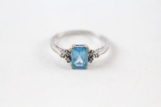 9ct gold blue topaz & diamond ring (1.8g) Size Q