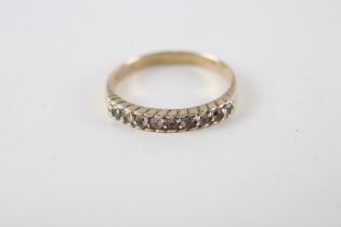 9ct gold synthetic spinnel half eternity ring (2.2g) Size R