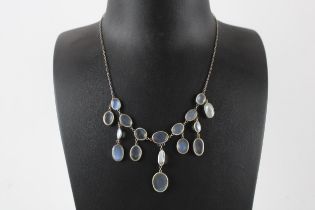 A silver moonstone fringe necklace (8g)