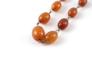 9ct gold clasp amber necklace (14.6g)