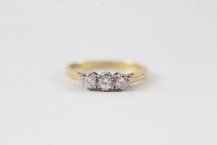 18ct gold vintage diamond three stone ring (2.5g) Size L