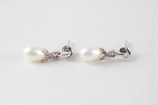 9ct white gold diamond & cultured pearl drop earrings (1.5g)
