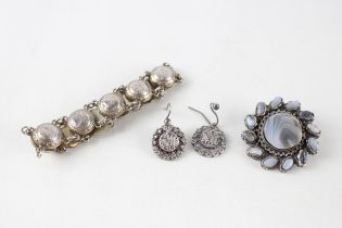 A collection of Victorian silver decorative jewellery pieces (26g)