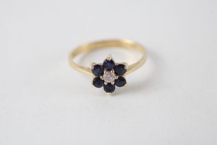 14ct gold sapphire & white gemstone floral cluster ring (2g) Size M