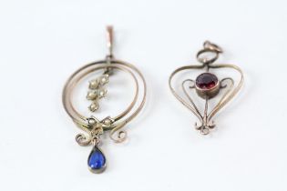 2x 9ct gold red, blue gemstone & seed pearl pendants (3.2g)