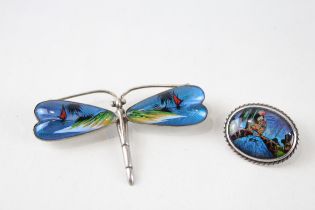 Two early 20th century silver butterfly wing brooches (14g)