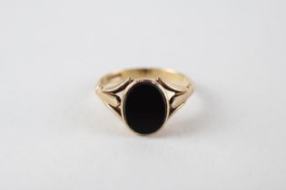 9ct gold onyx signet ring (2.3g) Size L