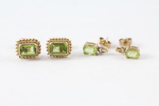 2x 9ct gold peridot earrings (2.9g)