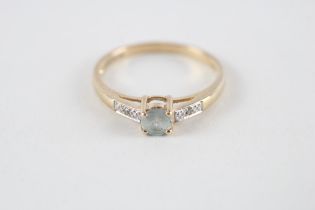 9ct gold aquamarine & diamond ring (1.9g) Size Q