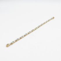 9ct gold bracelet with small diamond inserts in perfect condition - 90cm length (9g)