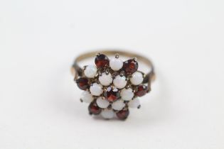 9ct gold vintage garnet and opal set cluster ring (3.1g) Size P