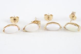 2 x 9ct gold white opal stud earrings (3.1g)