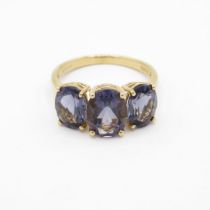 HM 9ct gold dress ring with purple stones (2.9g) Size O