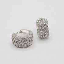 HM 9ct white gold earrings set with white stones (2.8g)