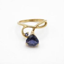 HM 9ct gold dress ring with heart shaped blue stone (3g) Size N