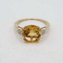 HM 9ct gold dress ring with large yellow centre stone (2.3g Size O