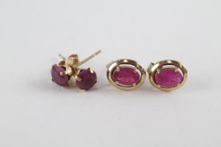 2x 9ct gold ruby stud earrings (1.6g)