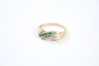 9ct gold emerald & diamond ring (2.4g) Size P