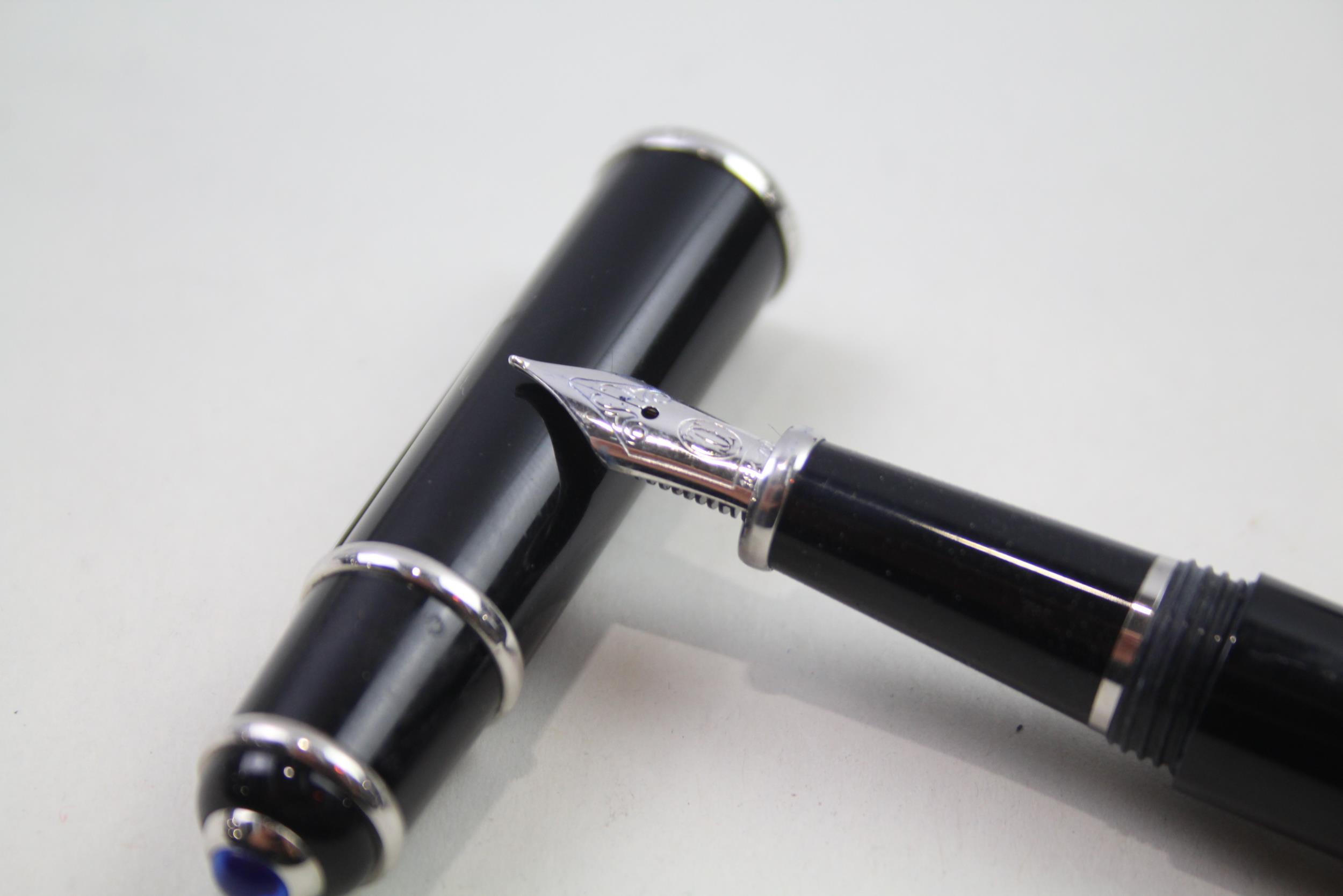 CARTIER Diabolo Black Cased Fountain Pen w/ 18ct White Gold Nib WRITING // Dip Tested & WRITING - Image 2 of 10