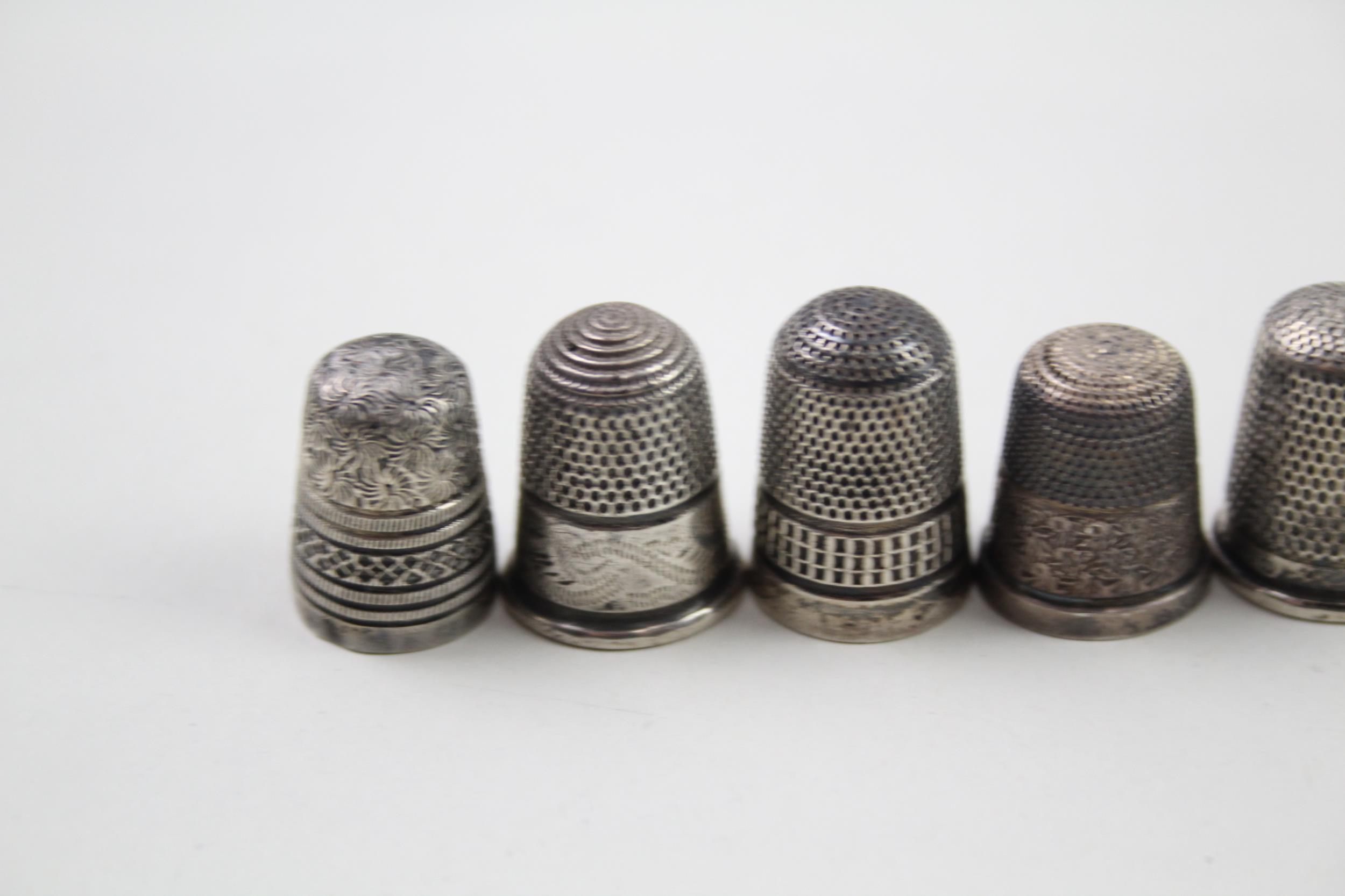 10 x Antique / Vintage HM .925 Sterling Silver Thimbles Inc Charles Horner (45g) // In antique / - Image 2 of 5