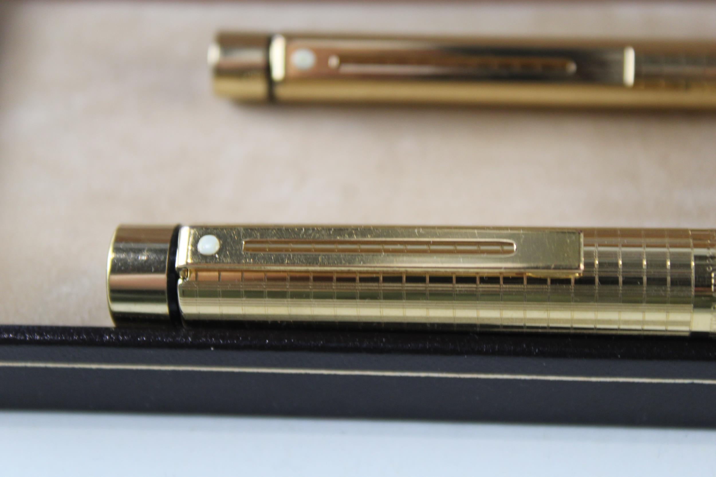 Vintage SHEAFFER Targa Gold Plated Fountain Pen w/ 14ct Gold Nib, Ballpoint, Box // w/ 14ct Gold - Image 3 of 6