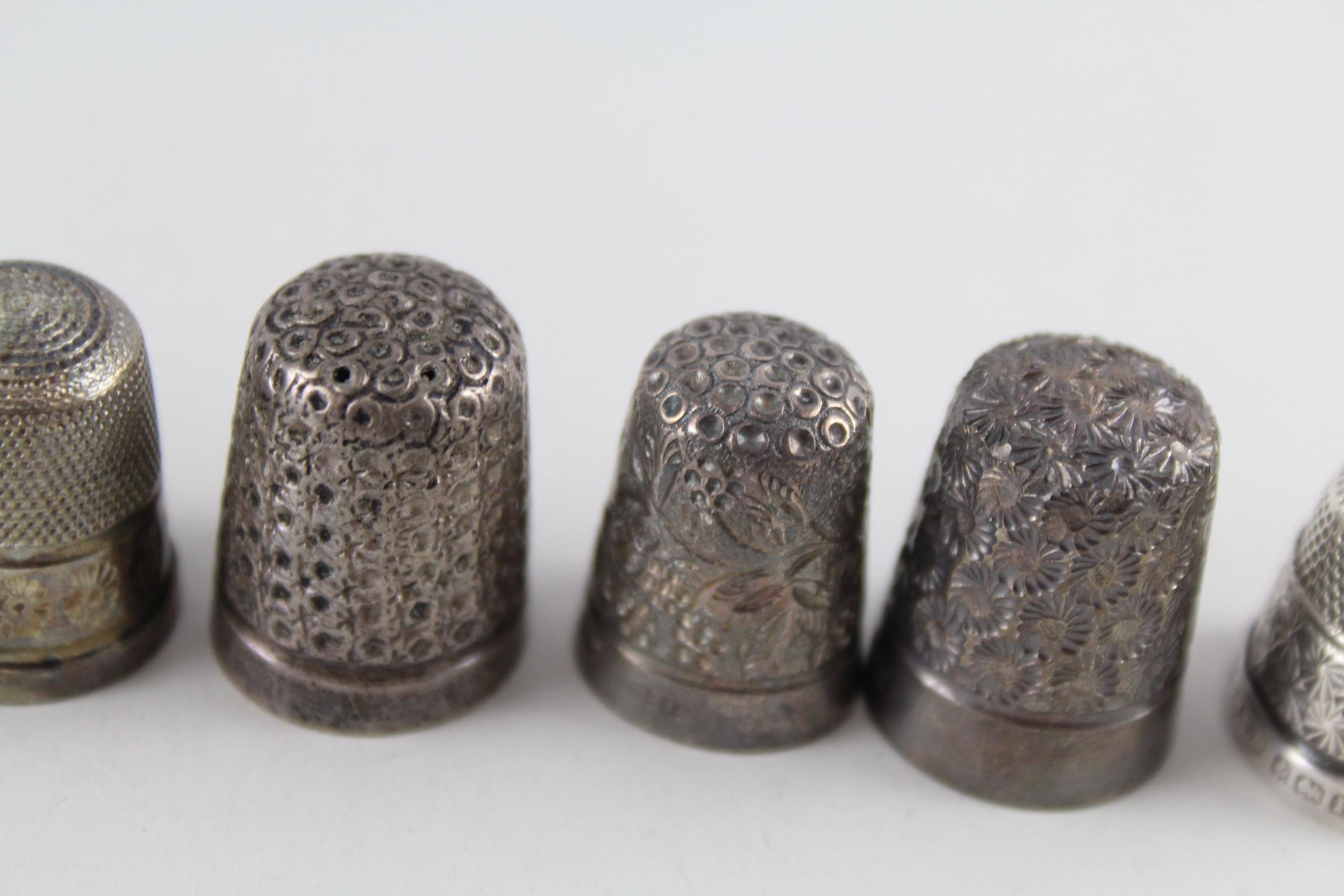 6 x Antique / Vintage .925 Sterling Silver Novelty Pin Cushion & Thimbles (27g) // In antique / - Image 3 of 4