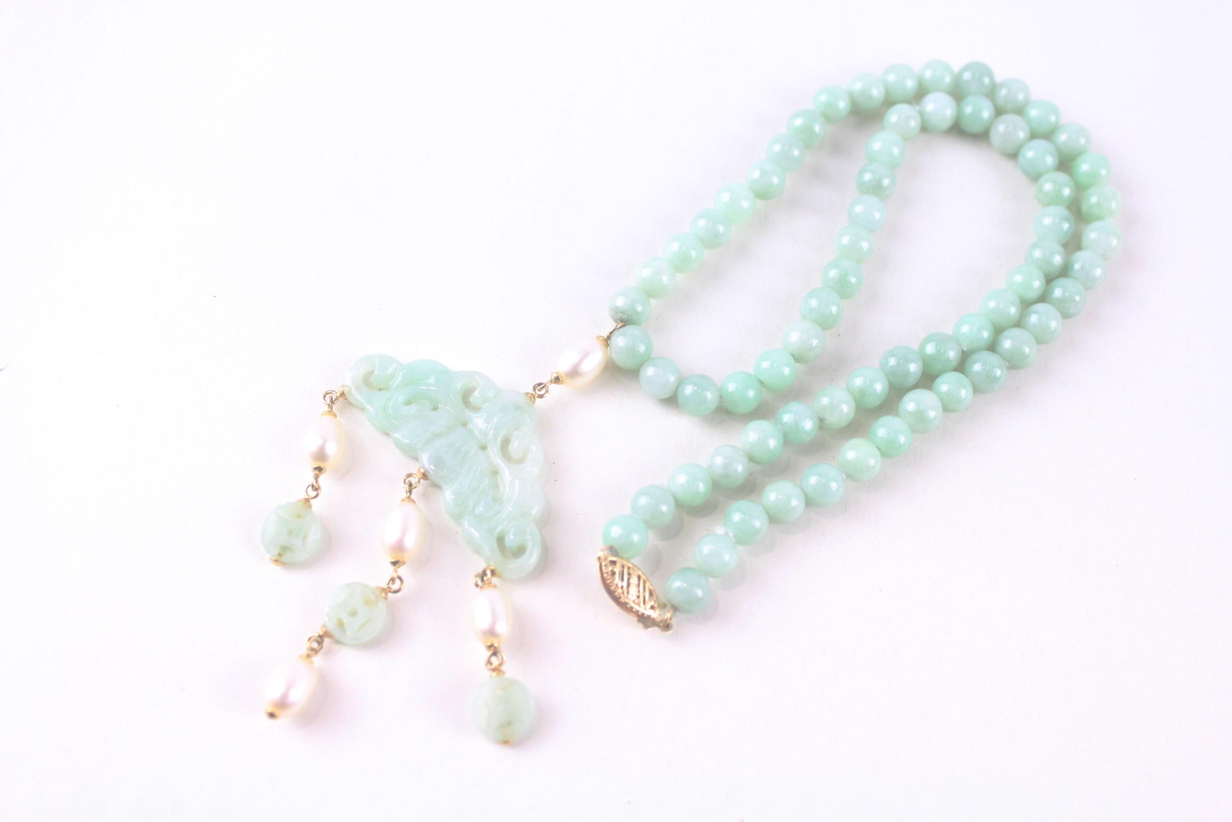 14ct gold carved jade & pearl cloud shaped drop necklace (31.6g)