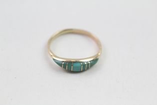 14ct gold green gemstone ring (1.6g) Size N 1/2