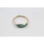 14ct gold green gemstone ring (1.6g) Size N 1/2