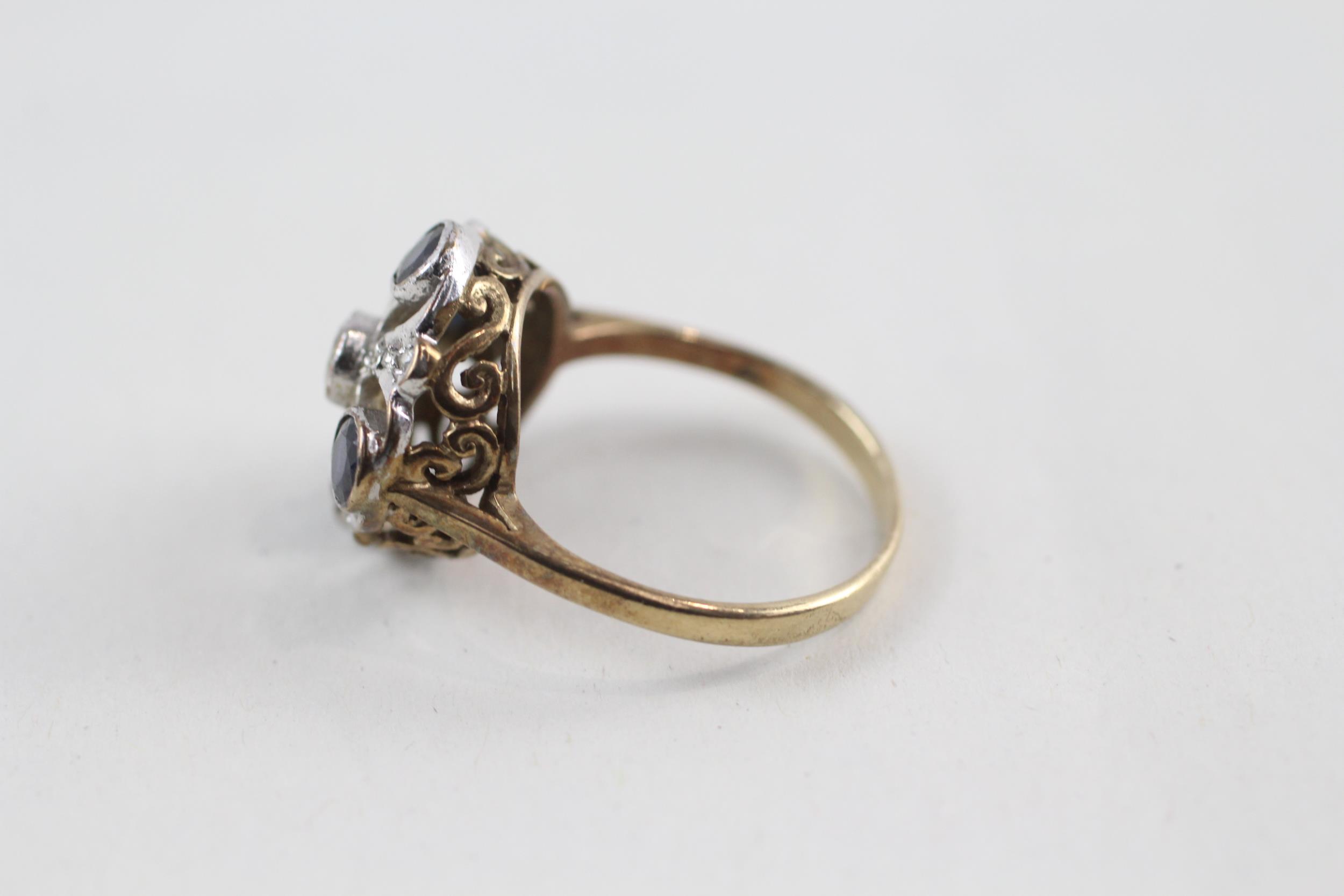9ct gold diamond & sapphire dress ring (3.2g) Size M - Image 2 of 5