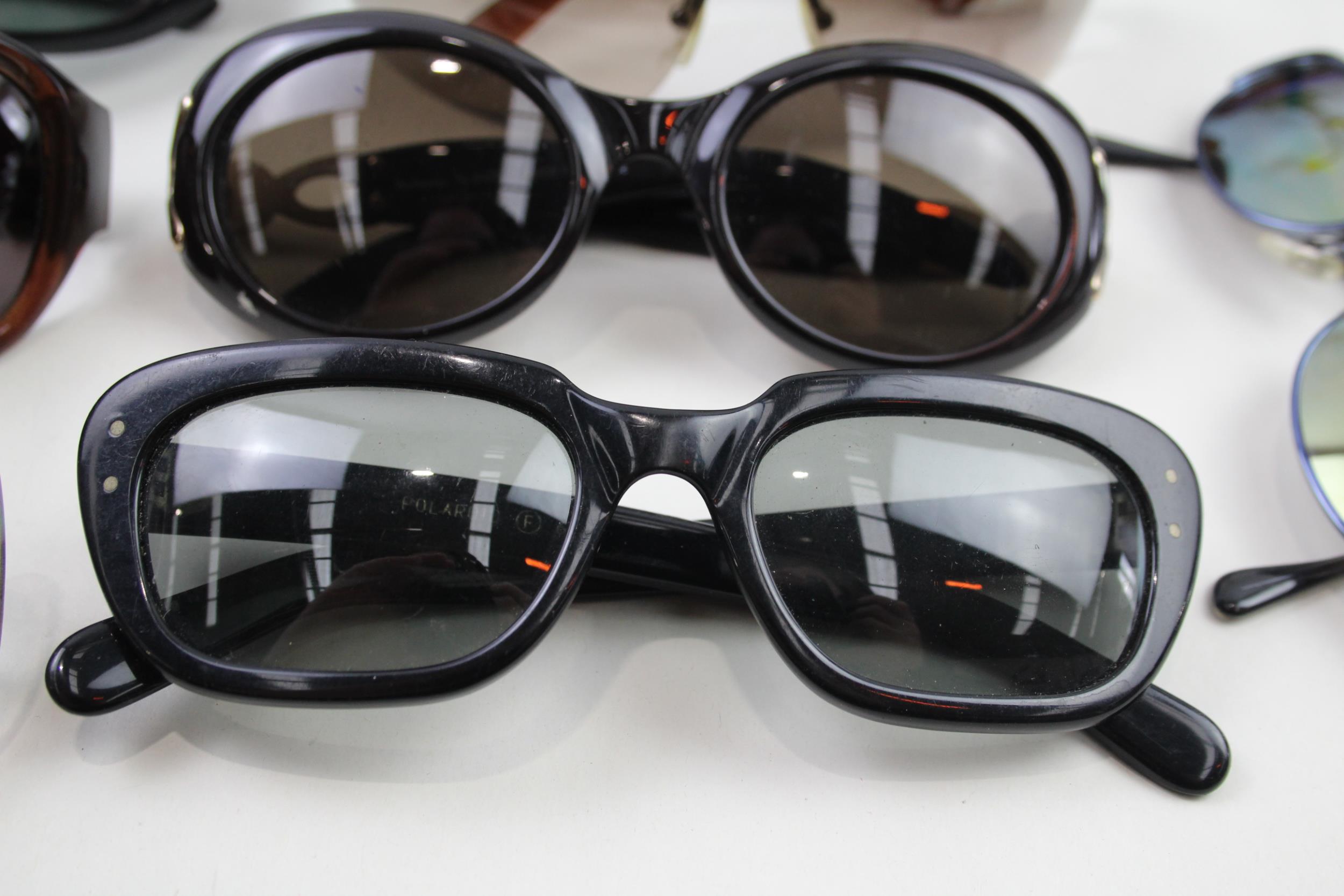 8 x Designer Sunglasses Assorted Inc Prada, Versace, Chloe, Burberry's Etc // Items are in - Image 7 of 8