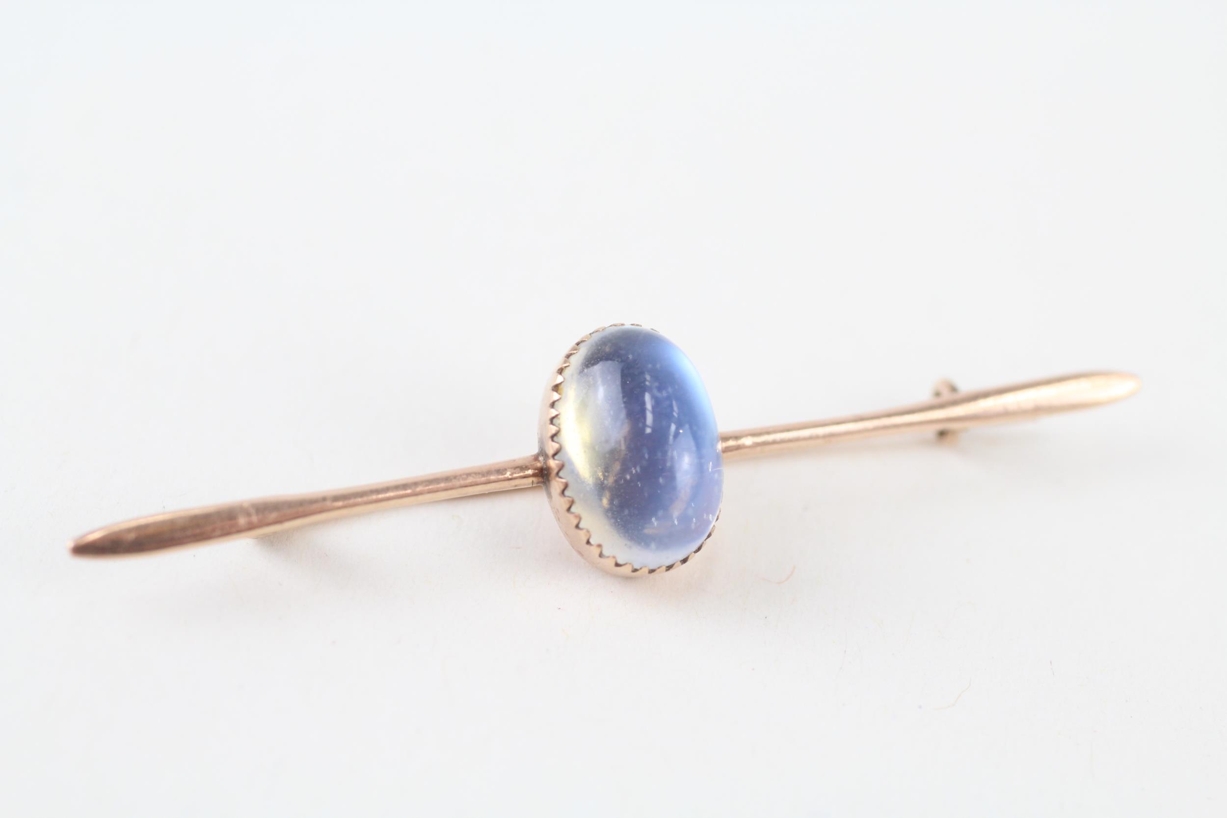 9ct gold moonstone bar brooch (2g)