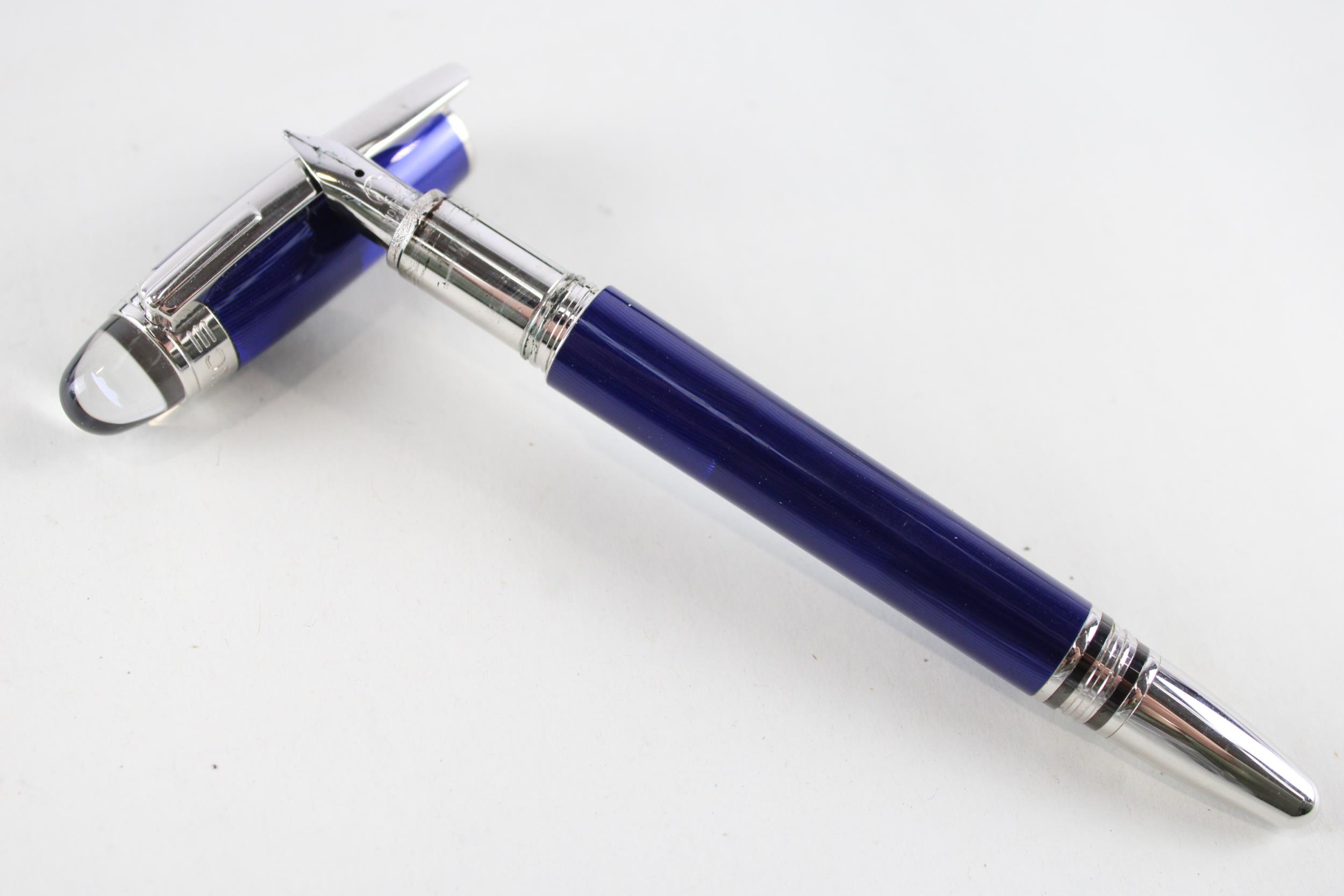 MONTBLANC Starwalker Chrome Navy Cased Fountain Pen w/ 14ct White Gold Nib // w/ 14ct White Gold - Image 4 of 5