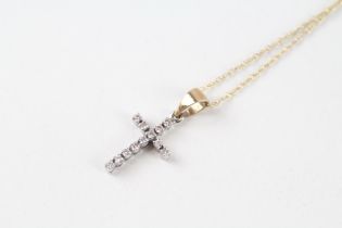 9ct gold diamond cross pendant & chain (1.3g)