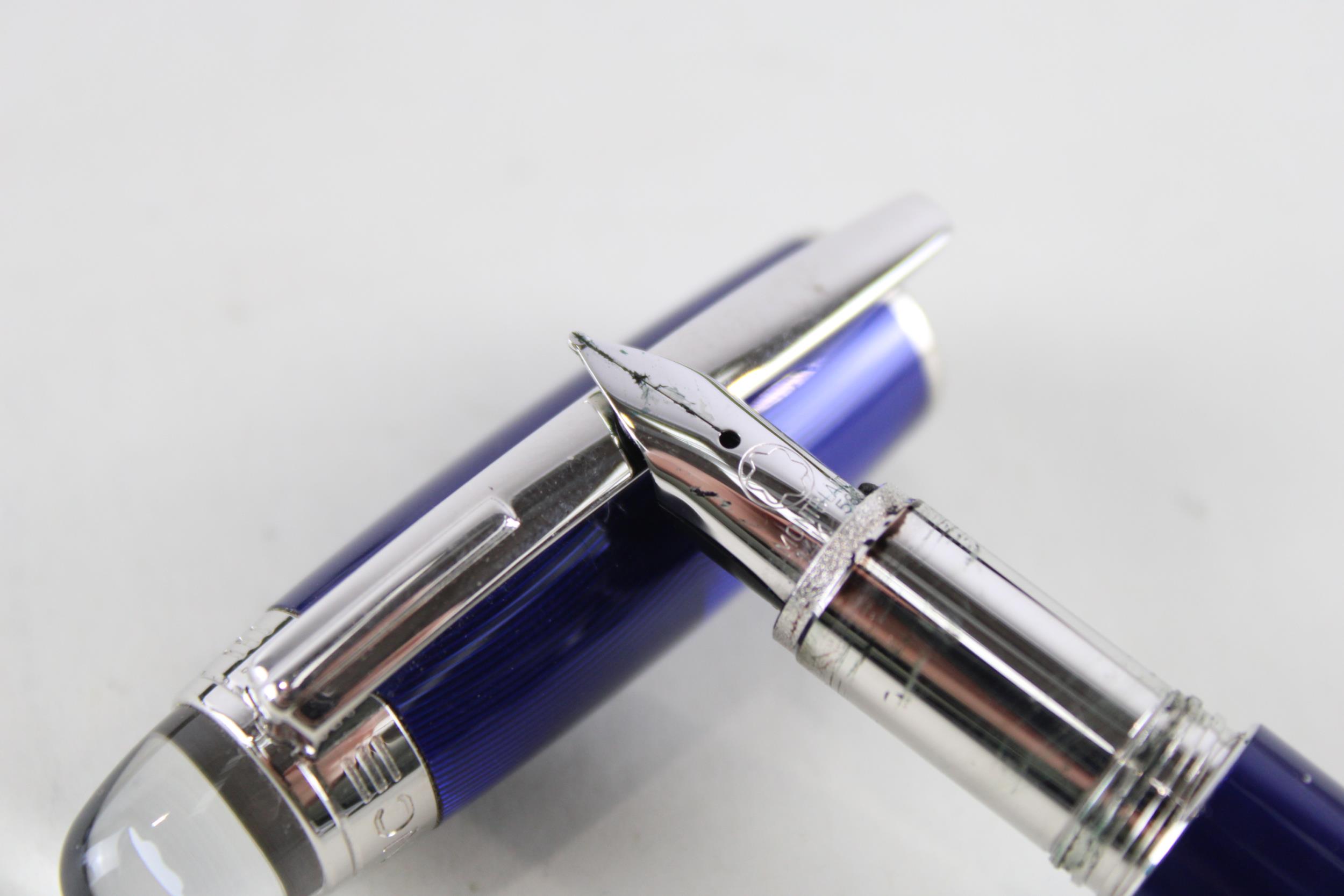 MONTBLANC Starwalker Chrome Navy Cased Fountain Pen w/ 14ct White Gold Nib // w/ 14ct White Gold - Image 5 of 5