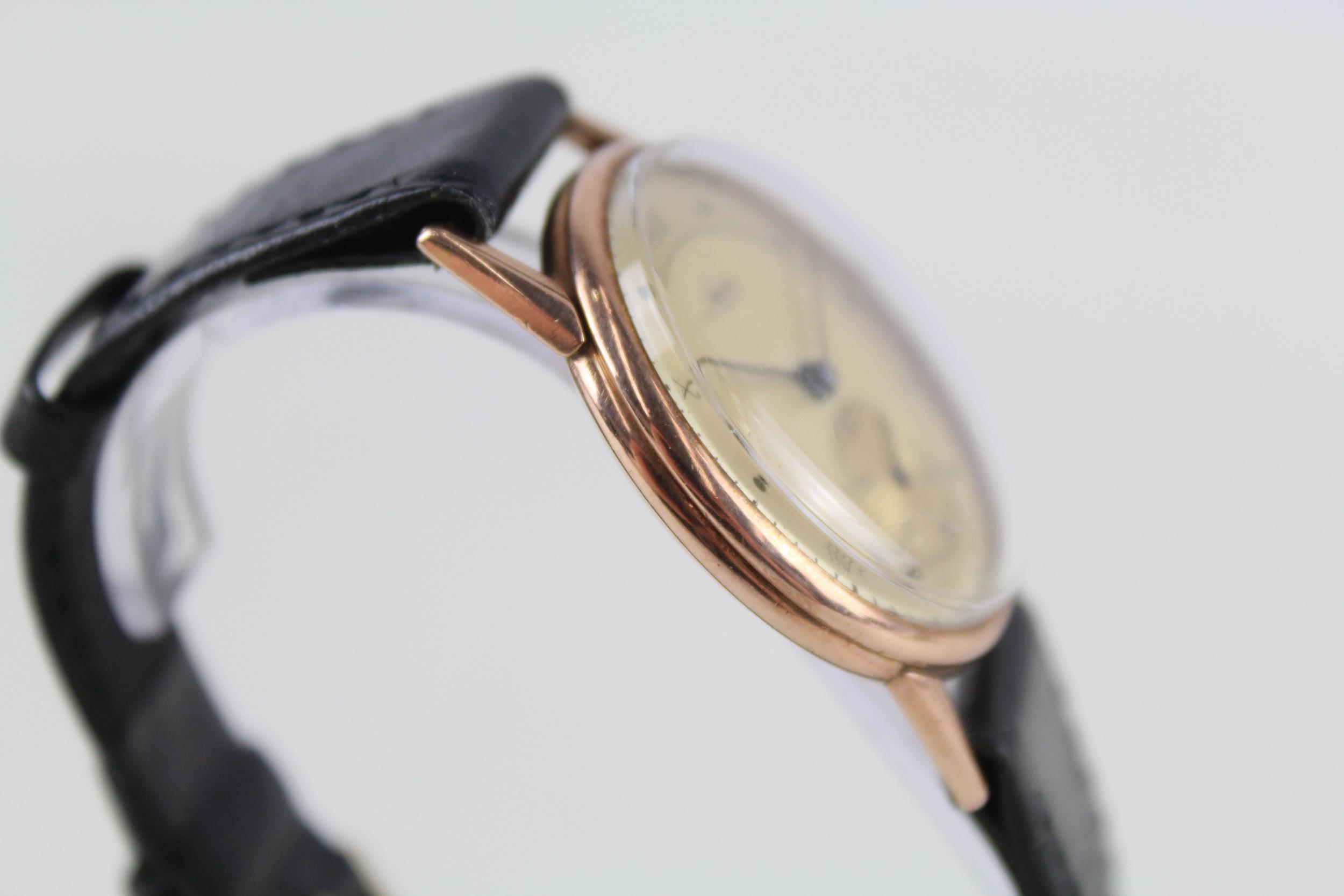 AVIA 9ct Gold Cased Gents Vintage C.1940's WRISTWATCH Hand-wind WORKING // AVIA 9ct Gold Cased Gents - Image 4 of 6