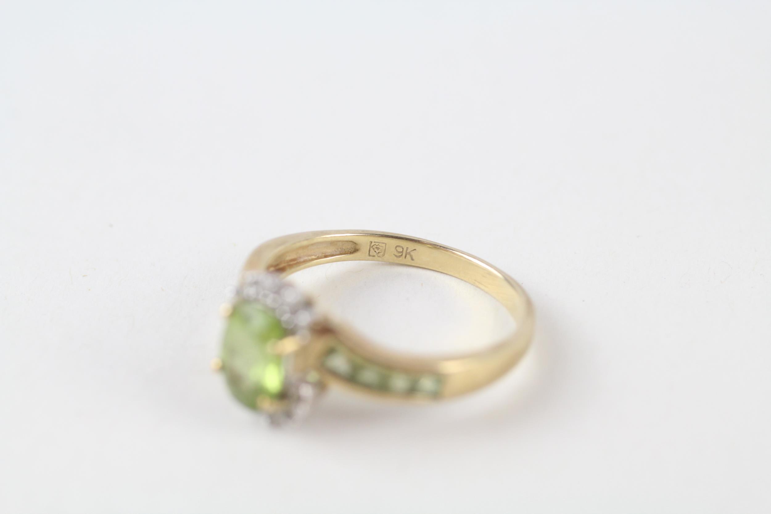 9ct gold peridot & diamond cluster ring (2.8g) Size Q - Image 4 of 4