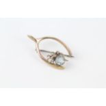 9ct gold antique aquamarine paste spider on wishbone brooch with base metal pin (2g)