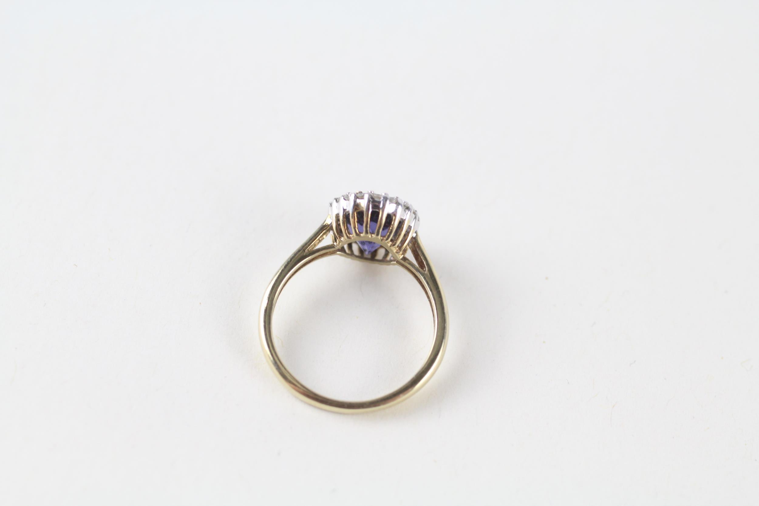 9ct gold diamond & iolite oval halo ring (1.8g) Size I - Image 4 of 4